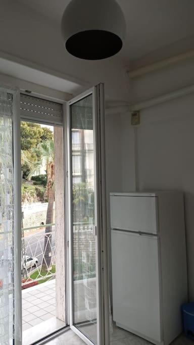 Appartamento Incantevole A Ospedaletti Exterior foto